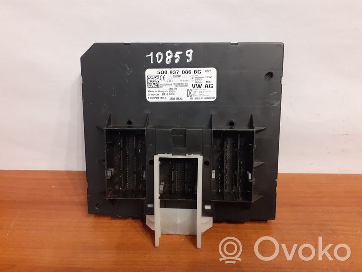 Volkswagen PASSAT B8 Central body control module 10859