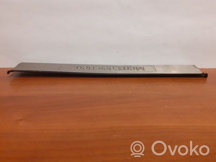 Mercedes-Benz E W210 Rivestimento posteriore minigonna laterale 2106800535