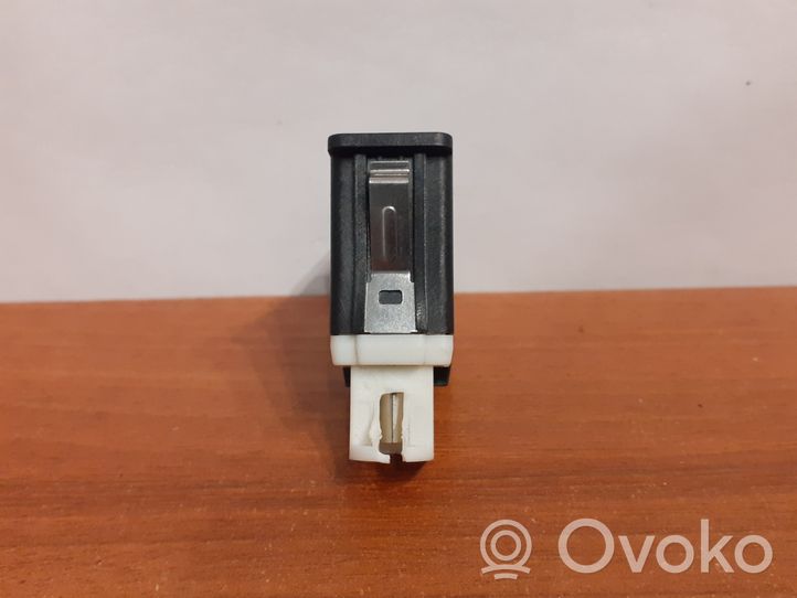 BMW X5 E70 Connettore plug in AUX 9237653