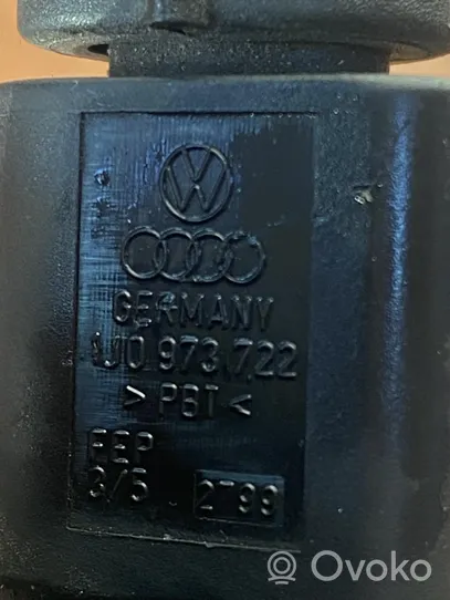 Volkswagen PASSAT B5 Центральный клапан 31100
