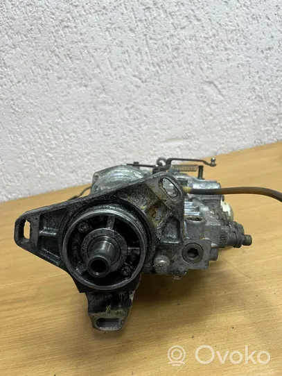 Mercedes-Benz C W202 Polttoaineen ruiskutuksen suurpainepumppu 1425621328