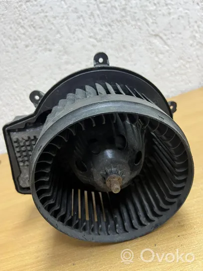 Audi A4 S4 B9 Ventilateur, condenseur de climatisation 8D1820021