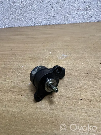 Mercedes-Benz C W203 Regulator ciśnienia paliwa A6110780149