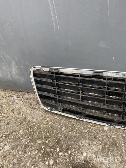 Mercedes-Benz S W220 Maskownica / Grill / Atrapa górna chłodnicy A2208800383