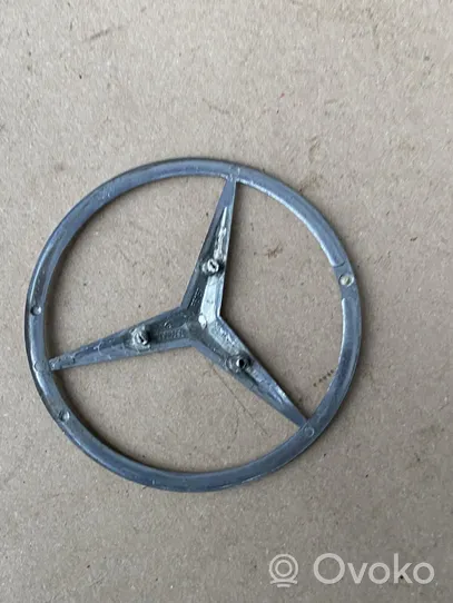 Mercedes-Benz E W210 Logo, emblème, badge 75800058