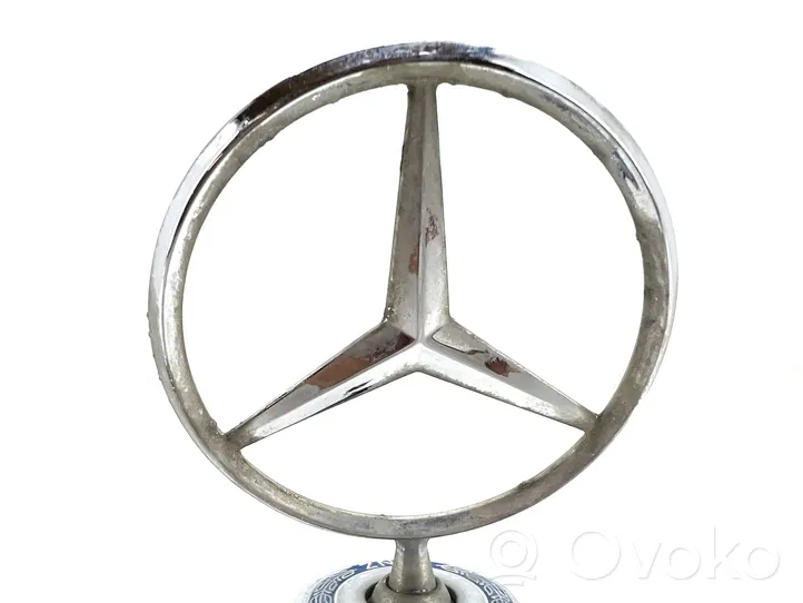 Mercedes-Benz E W211 Valmistajan merkki/logo/tunnus 