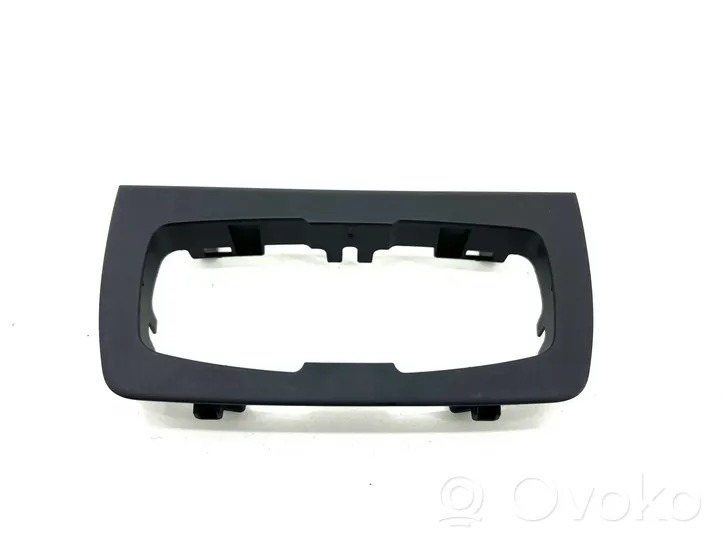 BMW 3 F30 F35 F31 Garniture de console d'éclairage de ciel de toit 9218531