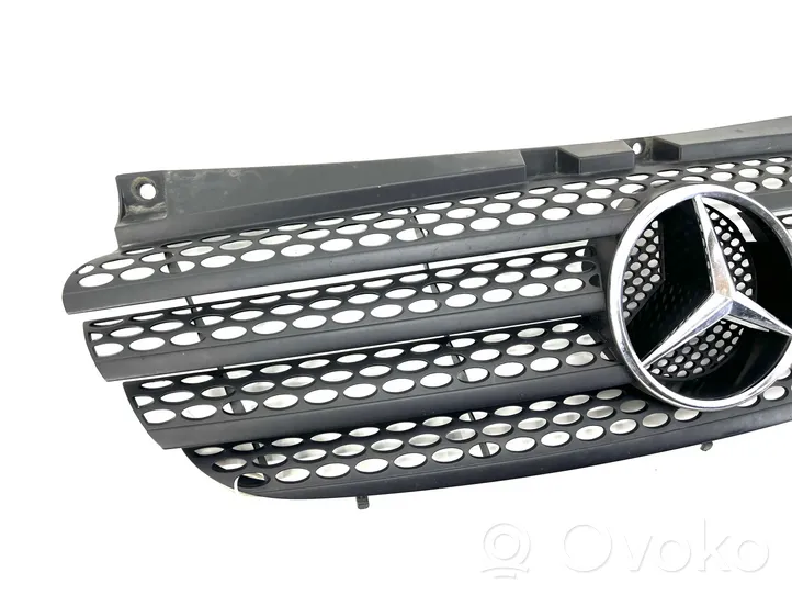 Mercedes-Benz Vito Viano W639 Maskownica / Grill / Atrapa górna chłodnicy A6398800185