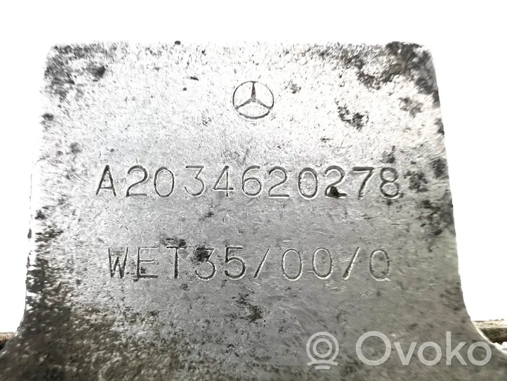 Mercedes-Benz C W203 Przegub wału kolumny kierowniczej A2034620278