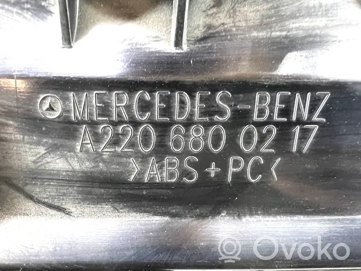 Mercedes-Benz S W220 Kojelaudan alempi verhoilu A2206800217