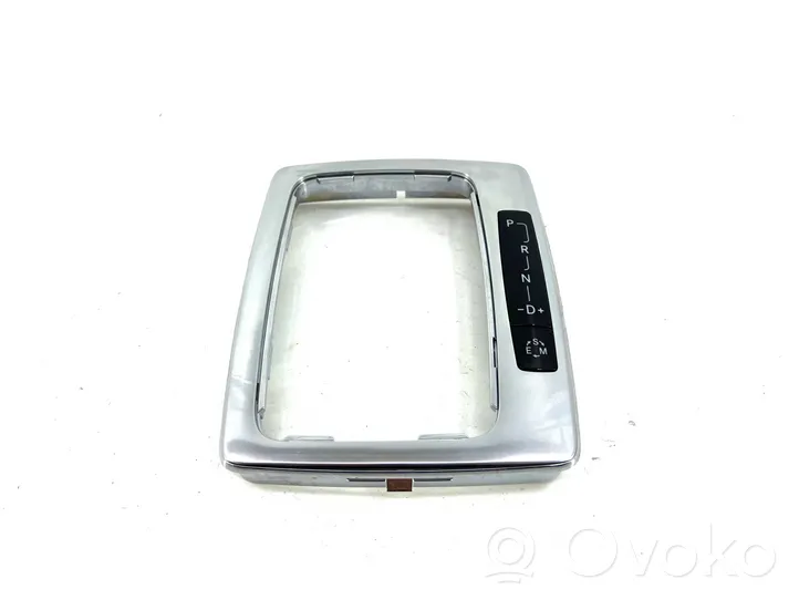 Mercedes-Benz C W204 Rivestimento in plastica cornice della leva del cambio A2042674988