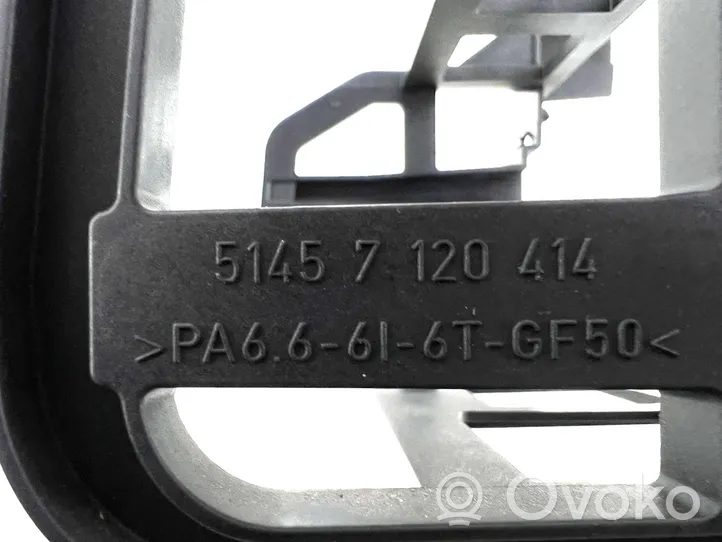 BMW 3 E90 E91 Radion/GPS-laitteen pääyksikön kehys 7120414