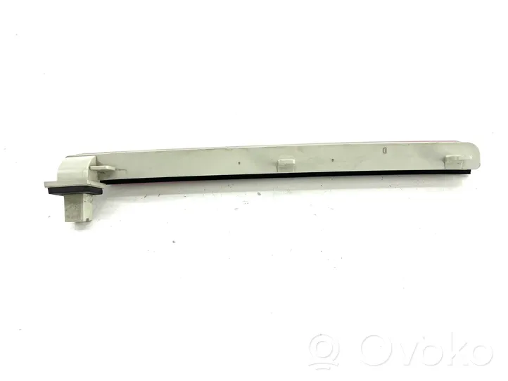 Mercedes-Benz E W211 Luce d’arresto centrale/supplementare A2118200256