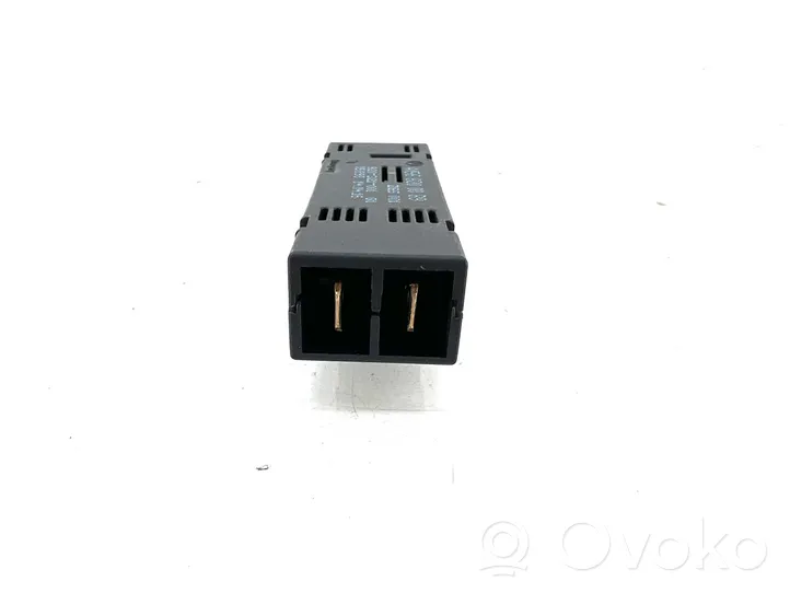 Mercedes-Benz E W213 Antenas pastiprinātājs A1568200089