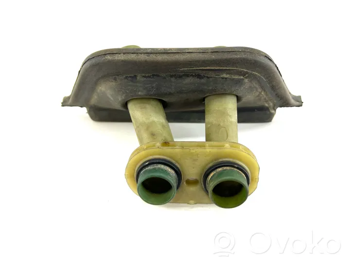 BMW 3 E36 Tuyau de liquide de refroidissement moteur 8391141