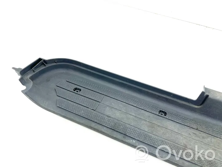 Mercedes-Benz Vito Viano W639 Copertura del rivestimento del sottoporta anteriore P0099419