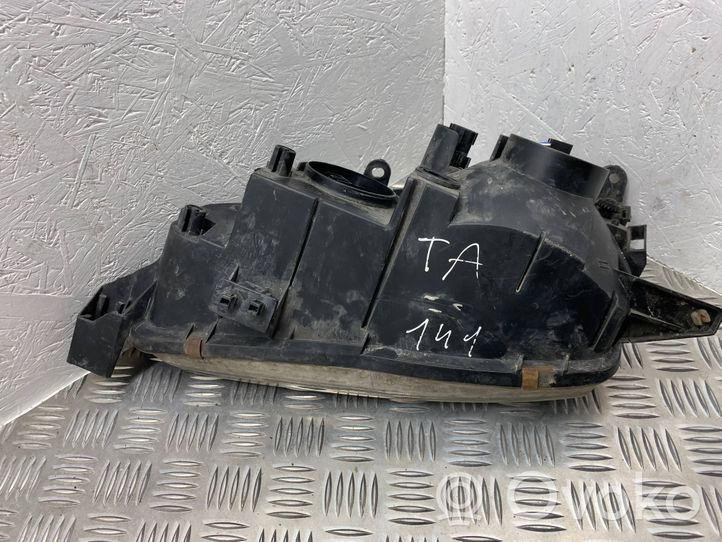 Toyota Avensis T220 Lampa przednia 54534380