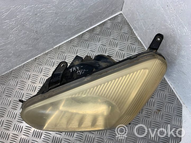 Toyota RAV 4 (XA20) Lampa przednia 