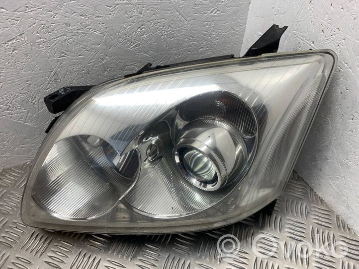 Toyota Avensis T250 Phare frontale 0543