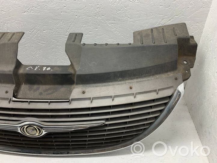 Chrysler Grand Voyager IV Grille de calandre avant 4857522AA