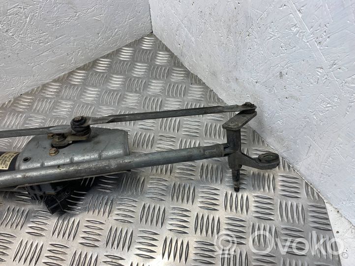 Toyota Avensis T220 Front wiper linkage and motor 8511005040B