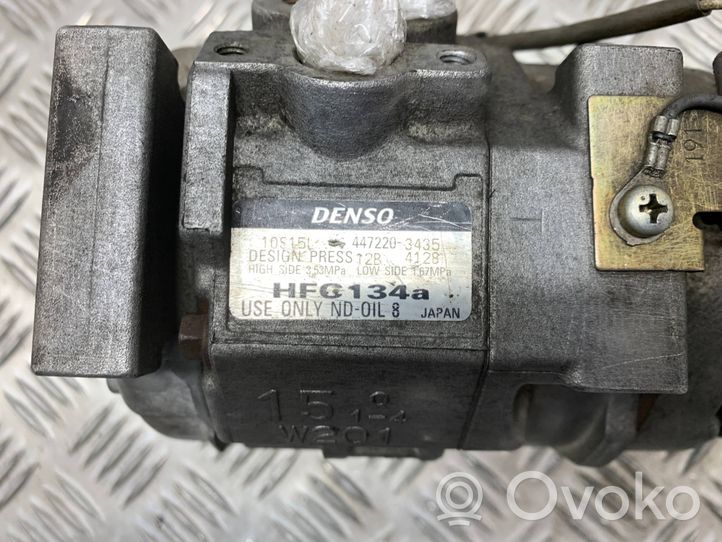 Toyota Avensis T220 Ilmastointilaitteen kompressorin pumppu (A/C) 4472203435