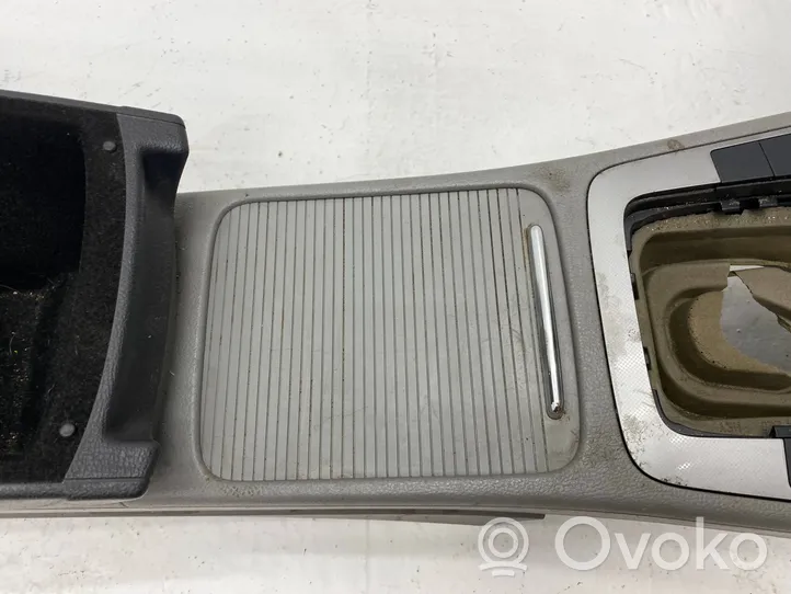 Volkswagen PASSAT B6 Center console 3C1863241