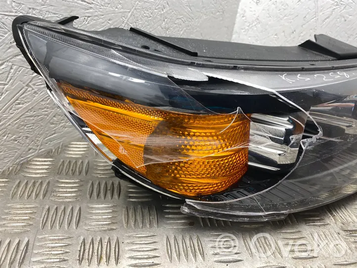 KIA Sorento Faro/fanale 921022P0