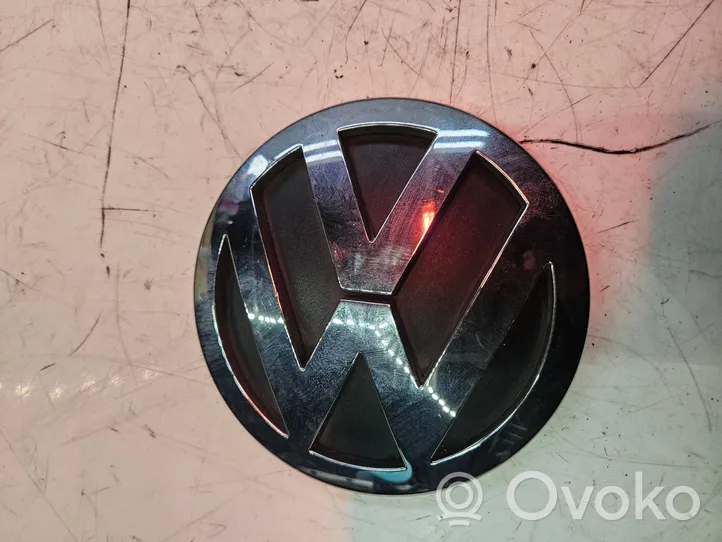 Volkswagen Touareg I Logo, emblème de fabricant 7L6853630A