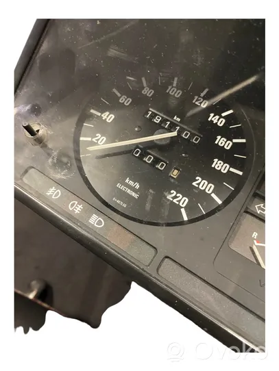 BMW 3 E30 Speedometer (instrument cluster) 1381564