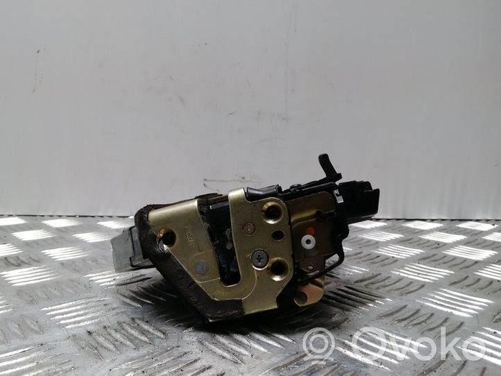 Toyota Avensis T250 Rear door lock 