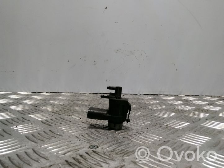 Audi A4 S4 B7 8E 8H Vacuum valve 1J0906283C