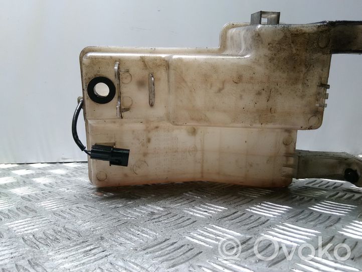 KIA Sorento Windshield washer fluid reservoir/tank 986103E300