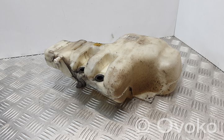 Nissan Patrol Y61 Réservoir de liquide lave-glace HLC23010