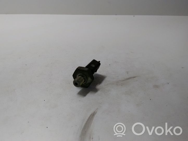 Audi A4 S4 B6 8E 8H Oil pressure sensor 038919081D