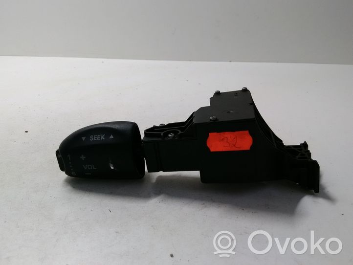 Ford Galaxy Przyciski / Przełącznik regulacji głośności 7M0953504A