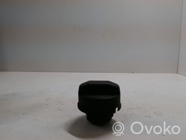 Audi A4 S4 B5 8D Tappo del serbatoio del carburante 191201553A