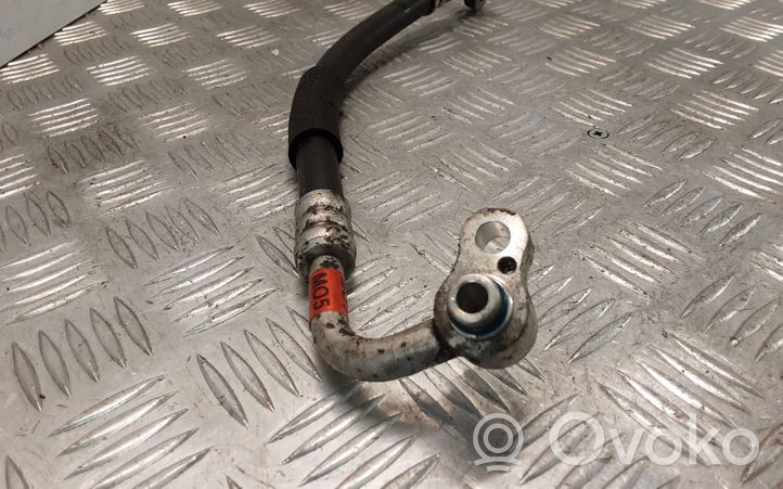 KIA Sportage Air conditioning (A/C) pipe/hose 