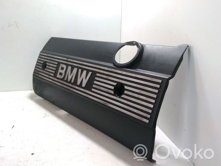 BMW 5 E39 Variklio dangtis (apdaila) 11121710781