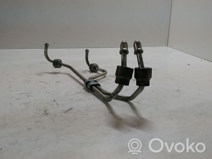 Volvo S60 Fuel injector supply line/pipe 