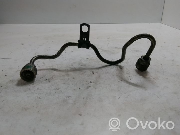 Volvo S60 Fuel injector supply line/pipe 