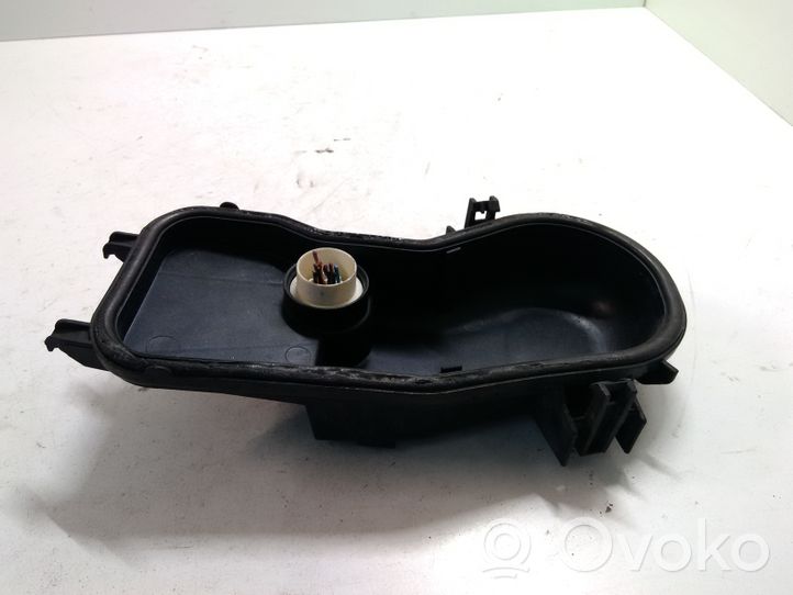 Ford Mondeo Mk III Osłona żarówki lampy przedniej 1305239176