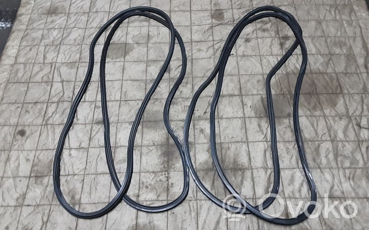 Volkswagen Golf VII Front door rubber seal 5G6867914B