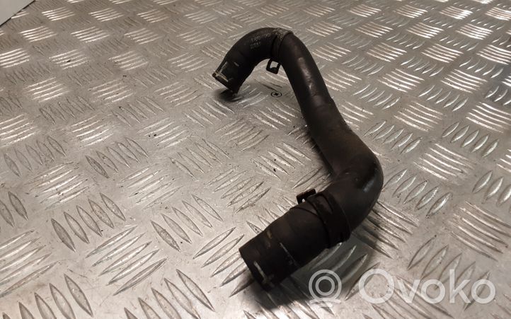 Volkswagen Touareg I Tuyau de liquide de refroidissement moteur 070121062B