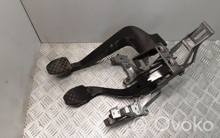 Audi A4 S4 B7 8E 8H Assemblage pédale 8E1721117A