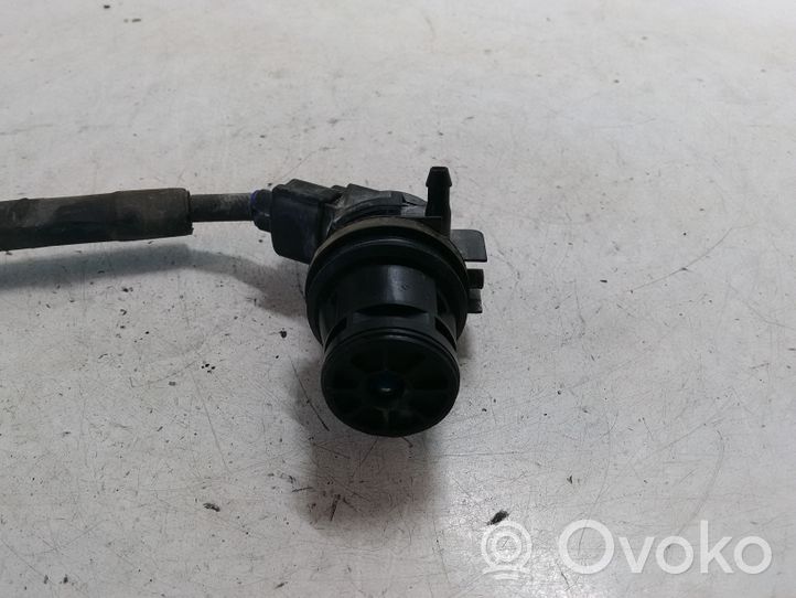 Toyota Prius (XW30) Pompe de lave-glace de pare-brise 8533021010