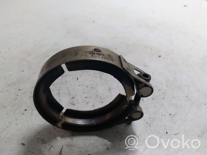 Audi A4 S4 B8 8K Morsetto per la connessione del tubo della marmitta 04L253725B