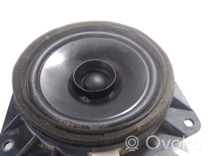 Toyota Corolla Verso E121 Takaoven kaiutin 8616044130