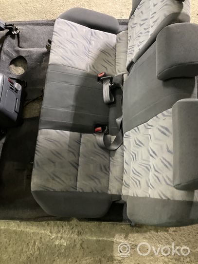 Toyota Land Cruiser (HDJ90) Fotele / Kanapa / Komplet 