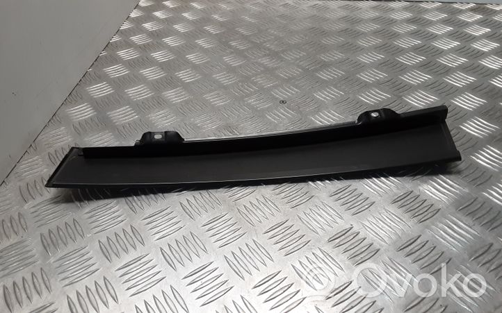 Volkswagen Golf Plus Rivestimento modanatura del vetro della portiera anteriore 5M083790103C